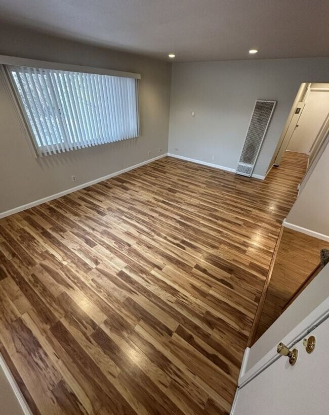 3455 Redwood Ct Unidad 4