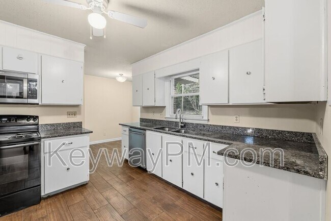 Photo - 1035 Todd Ave