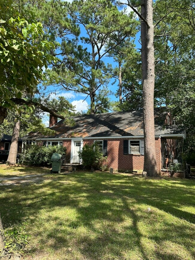 Photo - 2501 Redwood St
