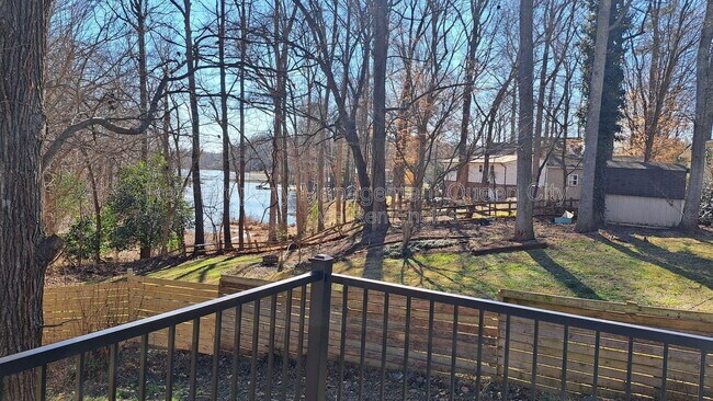 Building Photo - 10601 Harbor Dr