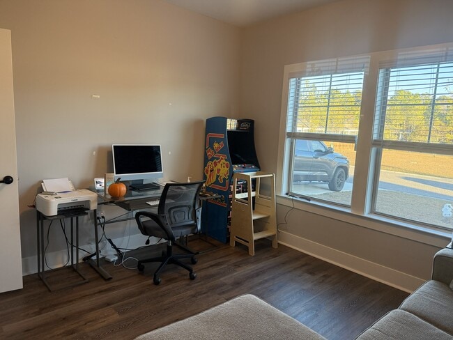 Photo - 210 Bottlebrush Walk