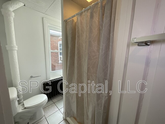 Photo - 142 W Jackson St