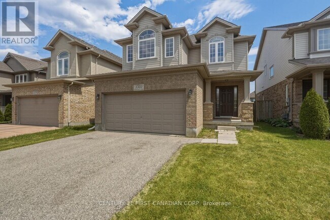 Photo - 3302 Emily Carr Lane