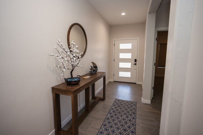 VR - 881 Pueblo Dr