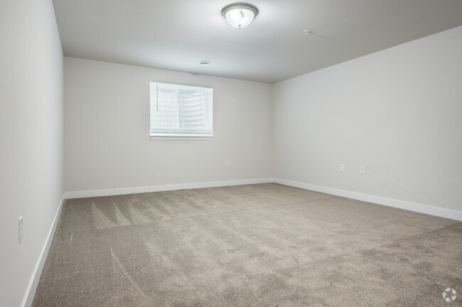 3BR, 3BA (RL) - 2,000SF - Basement