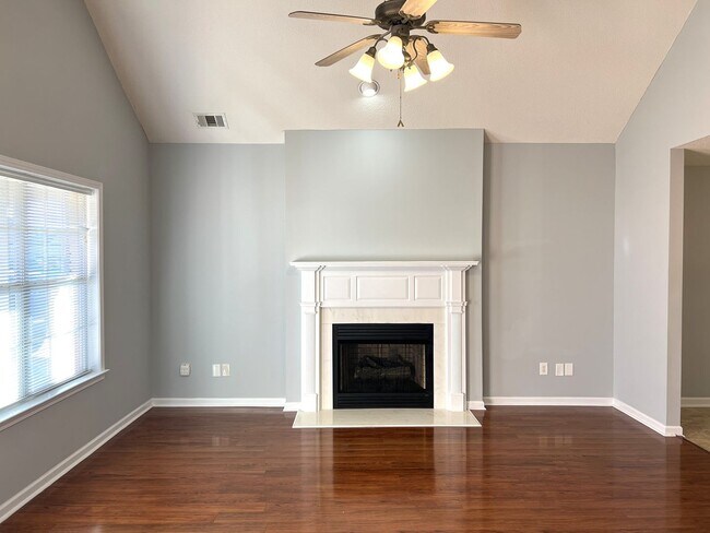 Photo - Absolutely Adorable Home Near Lake Joy Elementary