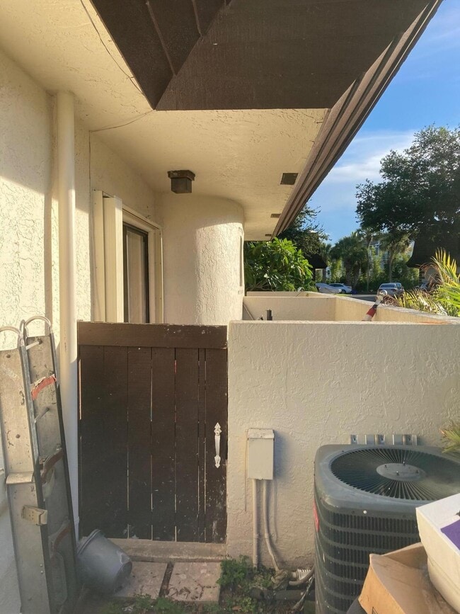 Photo - 9375 SW 61st Way