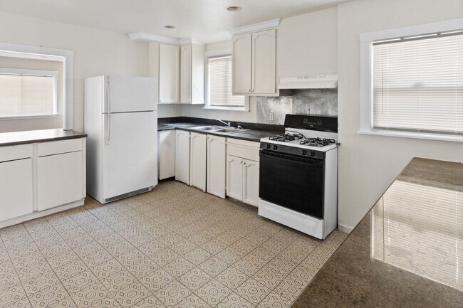 Photo - Great 4 Bedroom 2 Bath House