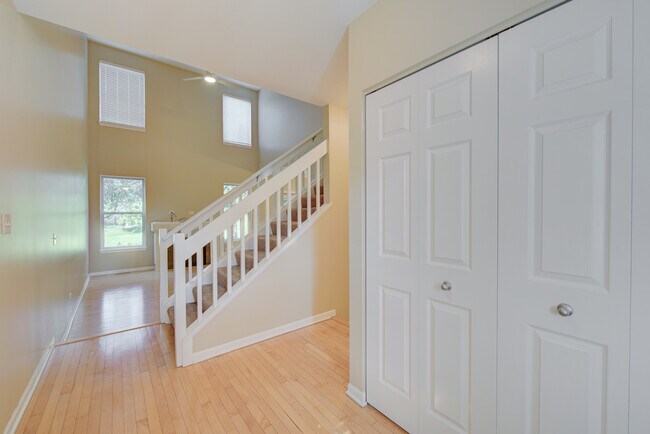 Photo - 880 Countryfield Ln