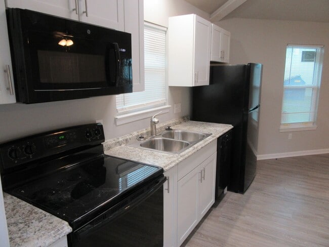 Photo - 1304 Grace Ave Unit 1304 B Grace Ave