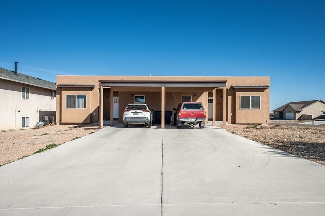 Photo - 753-753 E Laporte Dr