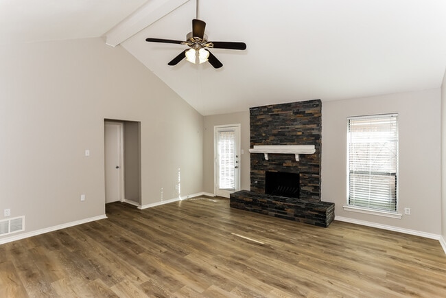 Photo - 3309 Sara Dr