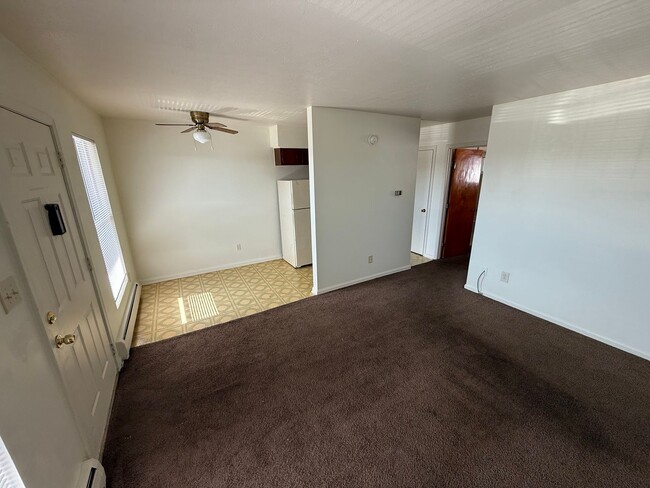 Building Photo - UTILITES INCLUDED! Discover Convenience in a Prime Location in your 1 BR, 1BA Apartment! Unit TO - 10