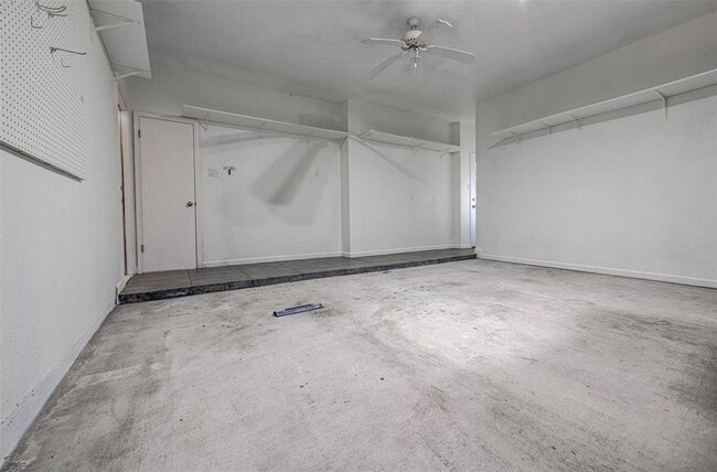 Photo - 6005 Sierra Leon