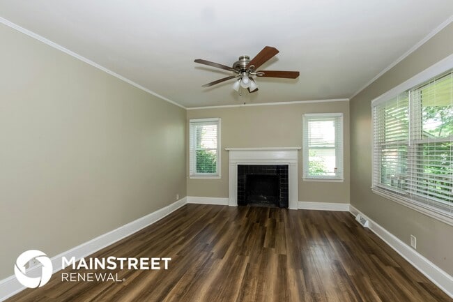 Photo - 604 Robertson Ave