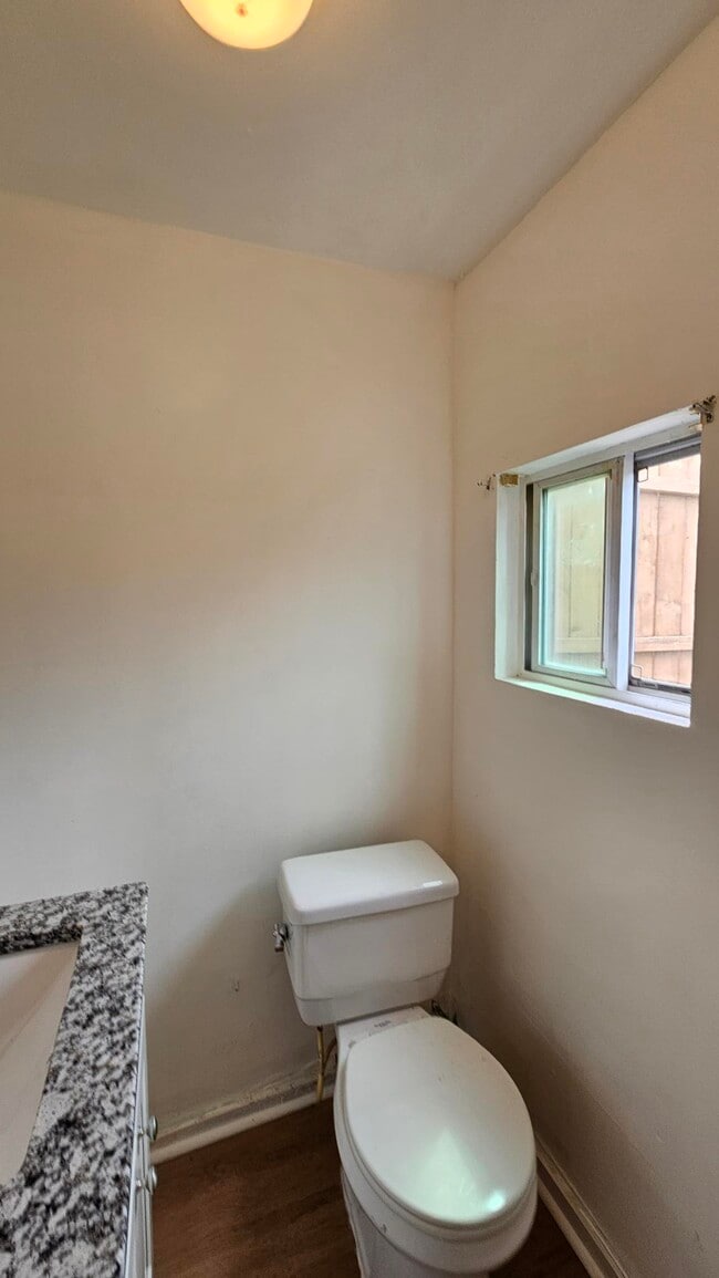 Photo - 2239 Prout St SE