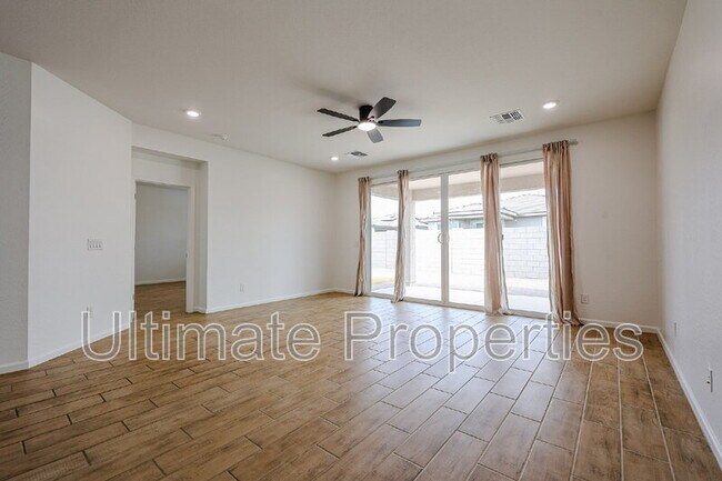 Photo - 18148 W Daley Ln