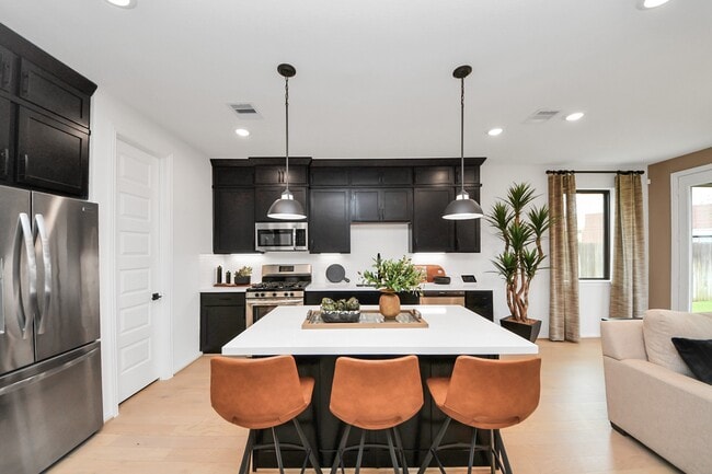 Photo - 1418 Revolution Way