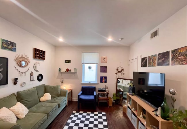 Building Photo - Newly Renovated Apartments-Temple University Unit 2