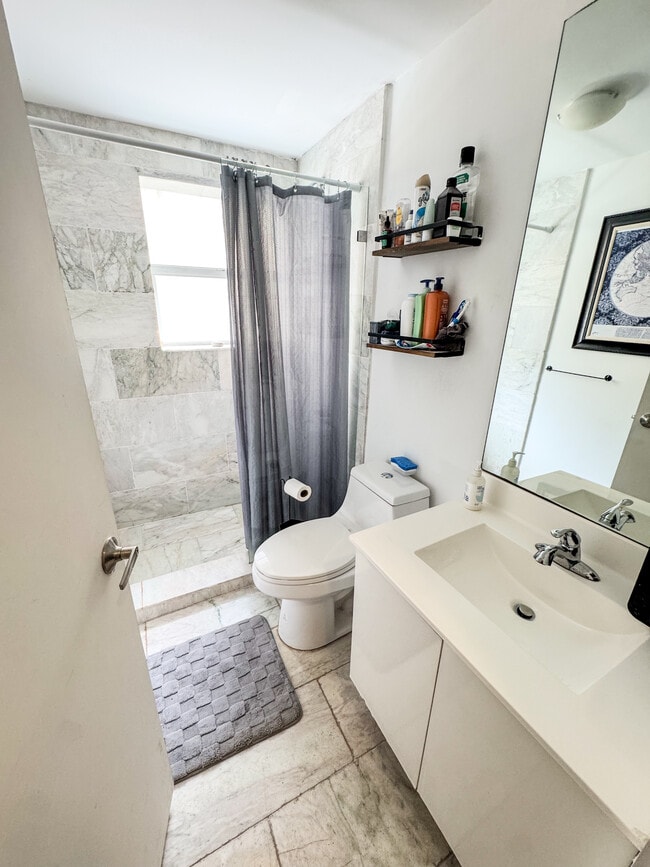 Photo - 810 7th St Unit 106