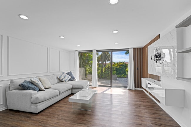 Photo - 4469 Luxemburg Ct