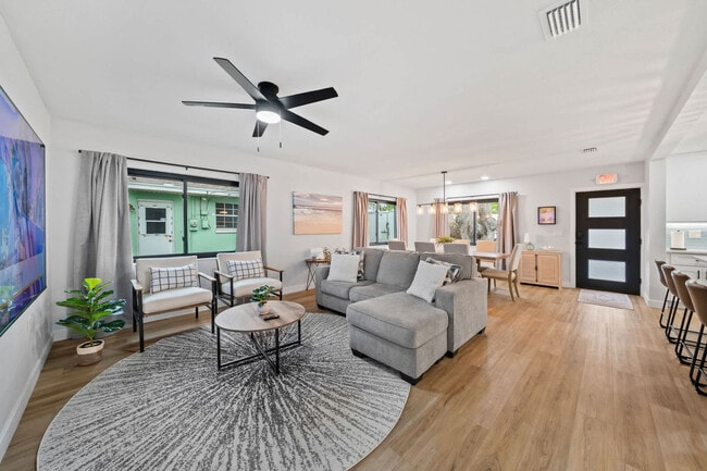 Photo - 115 Esther Dr Unit SI ID1512886P