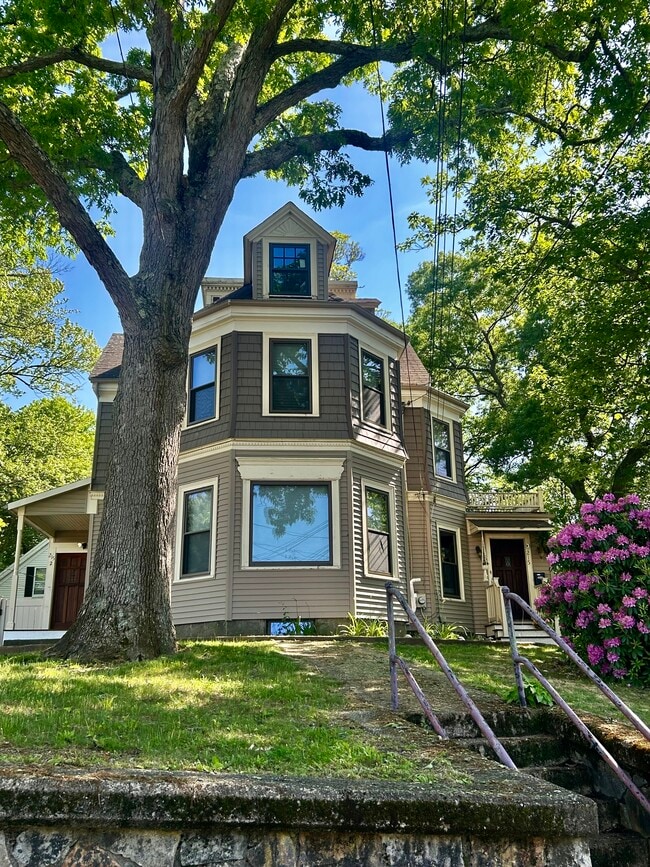 Photo - 215 Pearl St Unit Second Floor