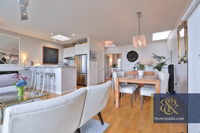 Photo - 3190 Scott St Unit 306I