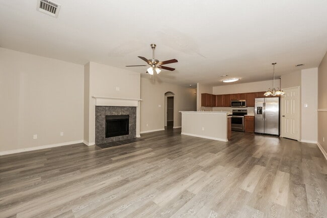 Photo - 1106 Longhorn Ln