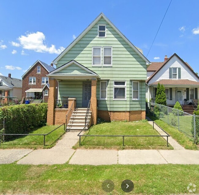 Building Photo - 2673 Holmes St Rental