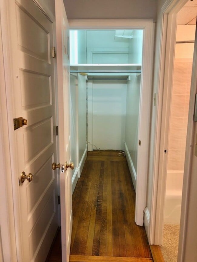 Photo - 1Br/1Bth. Great location! Hot Water included!