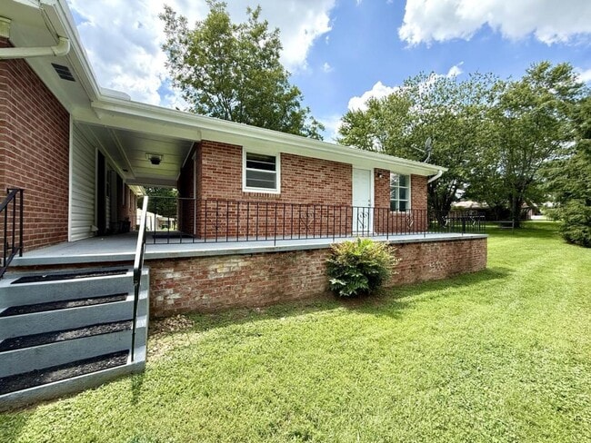 Building Photo - 118 Harrison Dr Rental