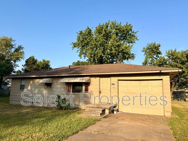Building Photo - 2103 Brazos St