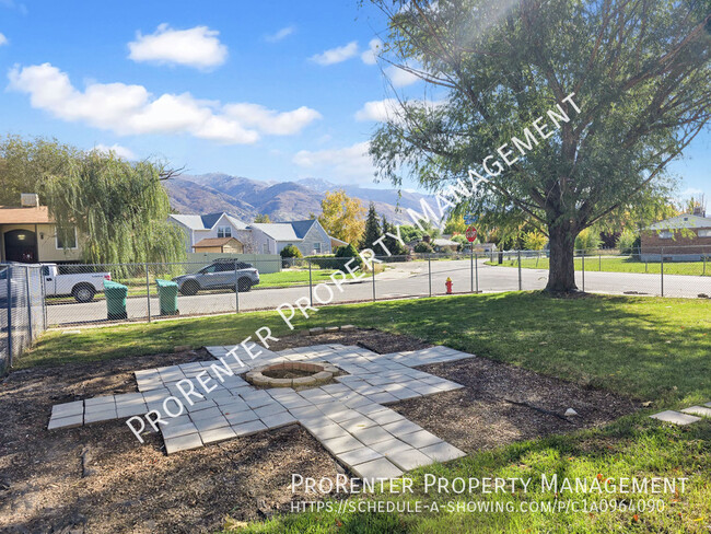 Photo - 929 Wasatch Dr