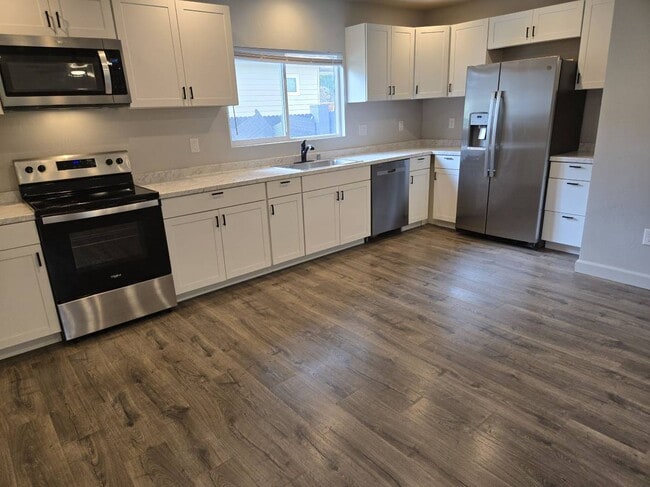 Photo - 823 W Geyser St Apartments Unit 823 W Geyser #C
