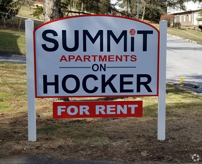 Building Photo - 6175 - 6185 Hocker Dr Rental