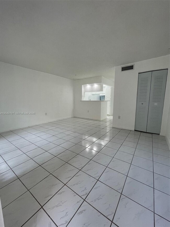 Building Photo - 10832 SW 88th St Unit U13
