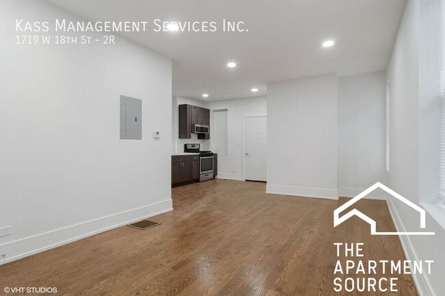 Photo - 1719 W 18th St Unit 2R