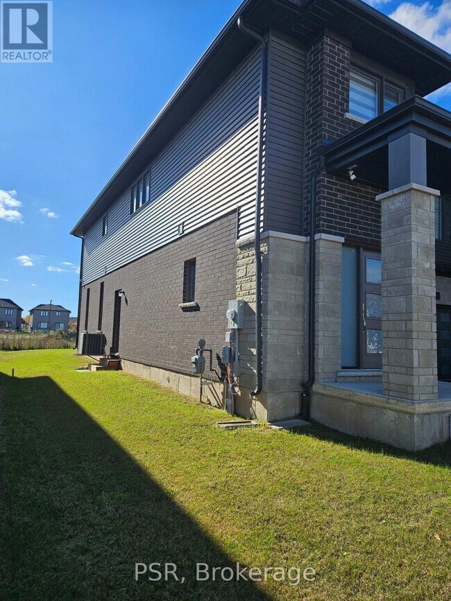 Photo - 82 Acacia Rd