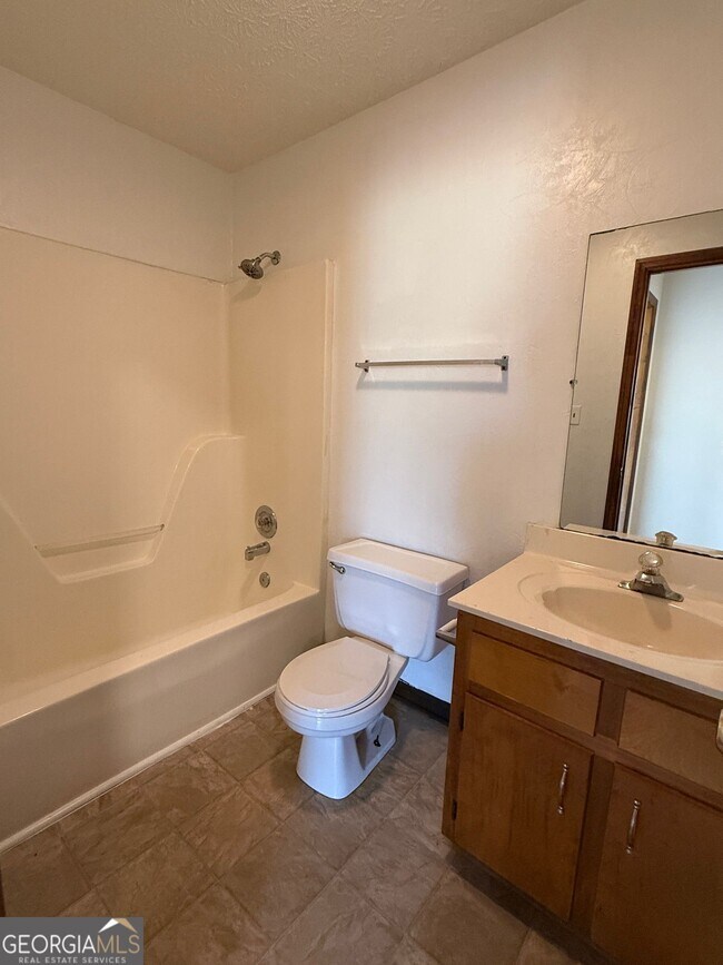 Photo - 265 Vincent Dr