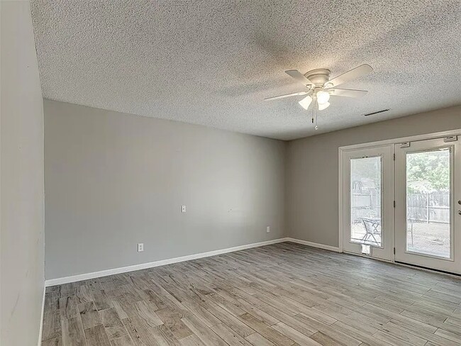 Photo - 4709 Newport Dr