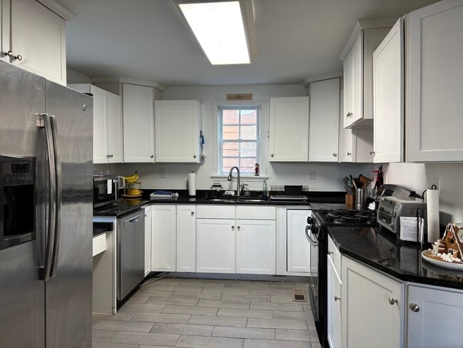 Photo - 185 Fishburne St