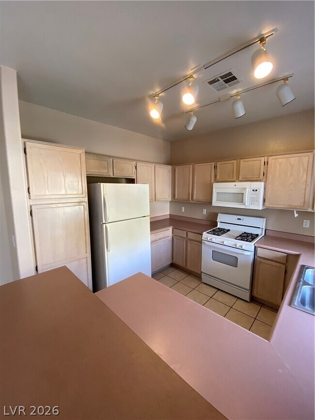 Photo - 6804 Indian Chief Dr Unit 202