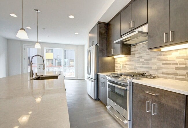 Photo - 3Bd/2.75Ba Seattle Townhouse