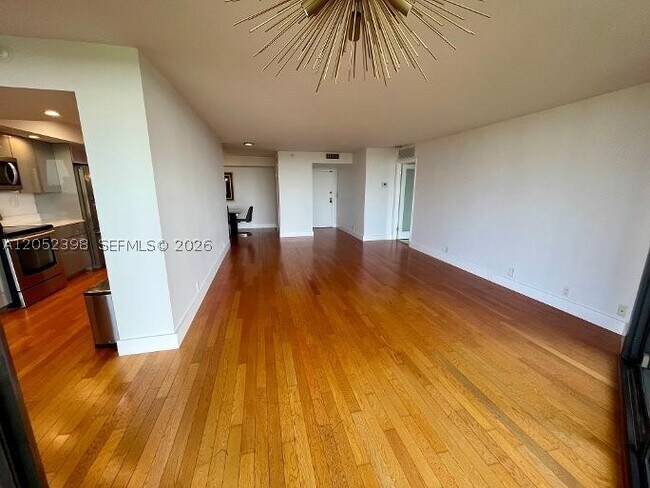 Photo - 1000 NE Quayside Terrace Unit 805