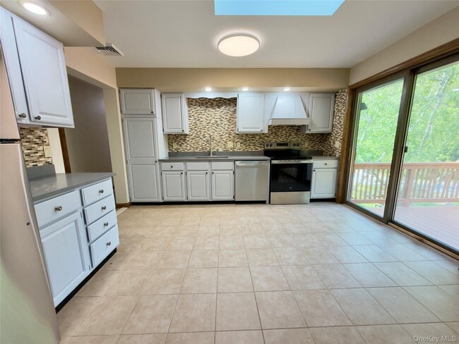 Photo - 709 Bloomingburg Rd