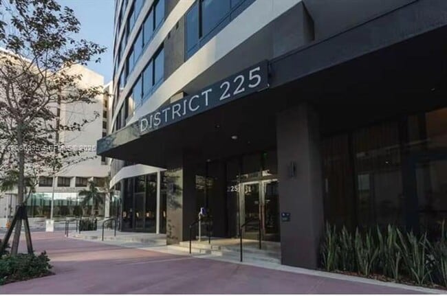 Photo - 225 N Miami Ave