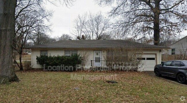 Building Photo - 2127 Mitchell St Rental