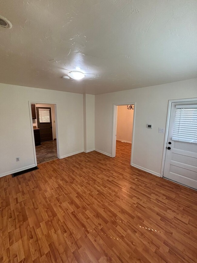 Photo - HOUSE ON 16TH STREET (P#136)