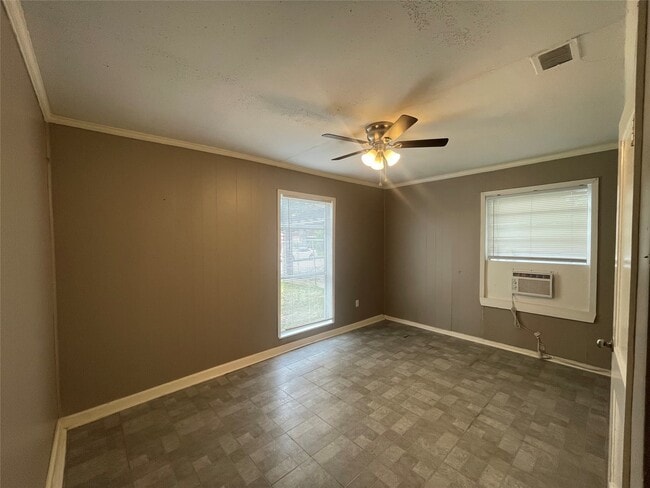 Building Photo - 5314 Dewberry St Rental